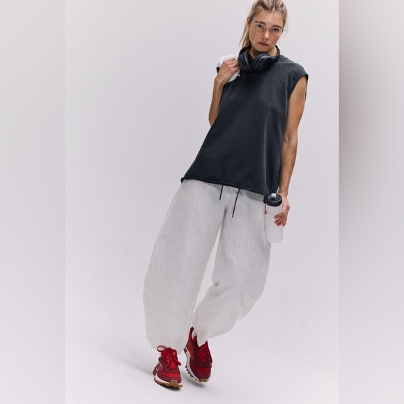 NWT FP Movement Lift Off Barrel Pants - Picture 1 of 2